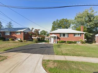 7105 Healy Dr, Springfield, VA 22150