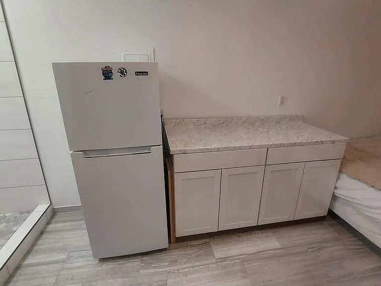 1812 N 68th Dr #1 — Photo 3