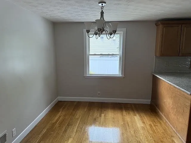 7 Puritan Rd — Photo 8