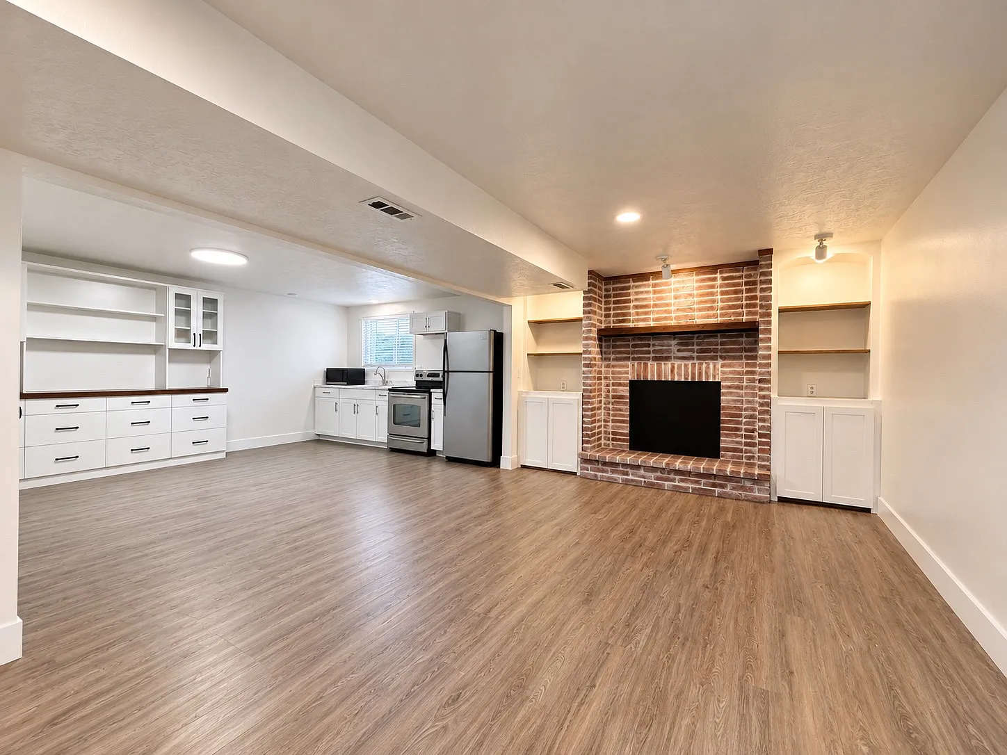 3 bed, 1500 sqft, $1,600 — Photo 2