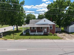 201 SW 11th St, Fairfield, IL 62837