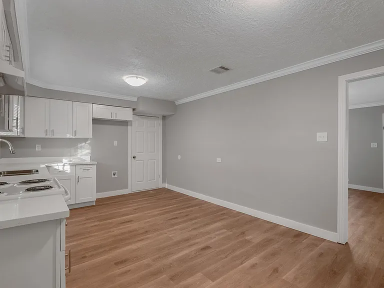 1330 Leaman Ave — Photo 9