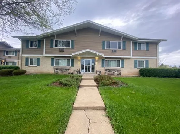 S352, W155N11352 Sylvan Cir APT 18, Germantown, WI 53022