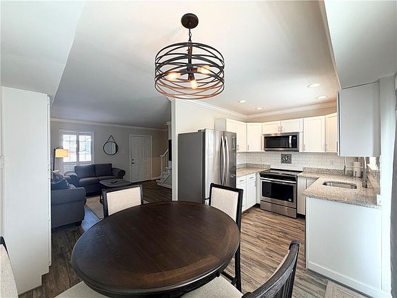 5th image of 100 Du Rhu Dr #J