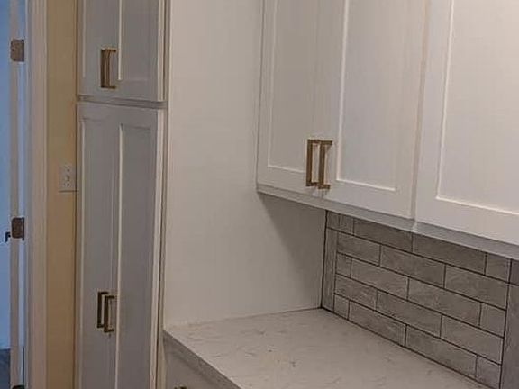 4th image of 207 Breton Dr