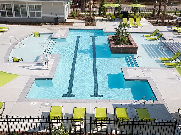 5th image of 3300 Shipley St #703