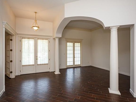 3rd image of 8636 Summerville Pl