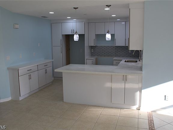5th image of 3006 SE 15th Pl