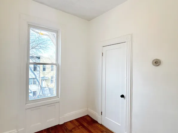 158 Weirfield Street image 5 of 11