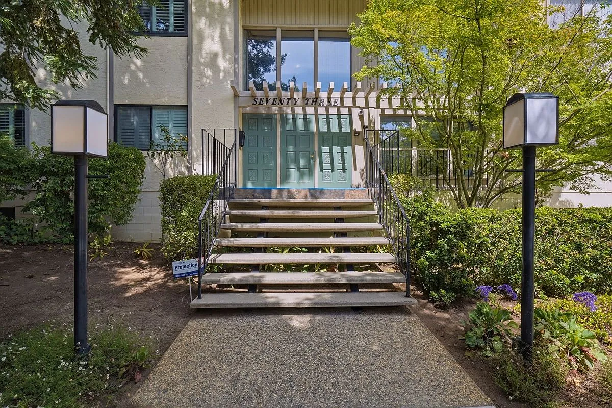 2 bed, 1.5 bath, 1129 sqft, $5,800 — Photo 1