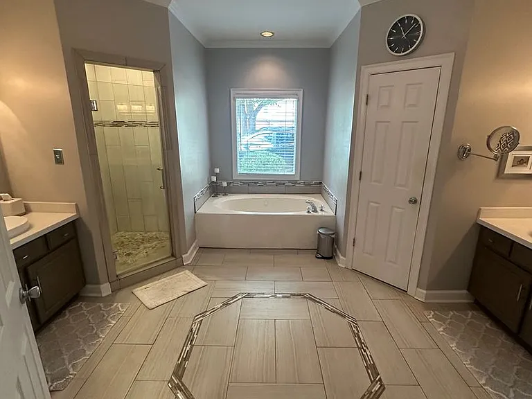 1842 Swynford Ln — Photo 10