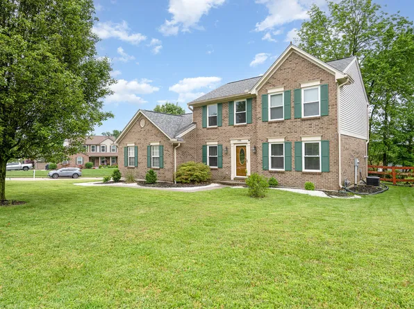 2701 Coachlight Ln, Burlington, KY 41005