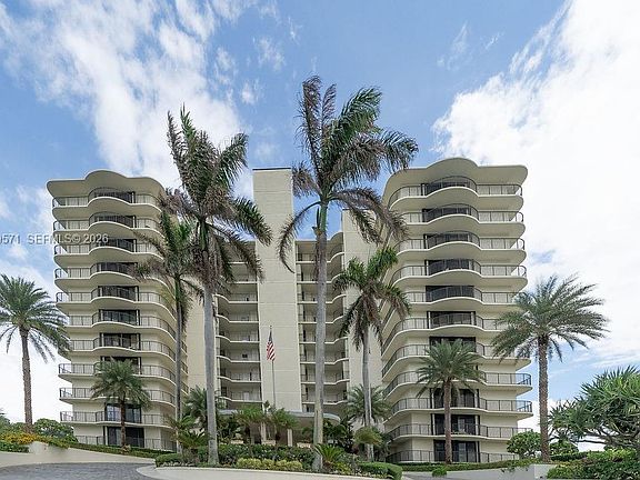 3rd image of 400 Beach Rd APT 201