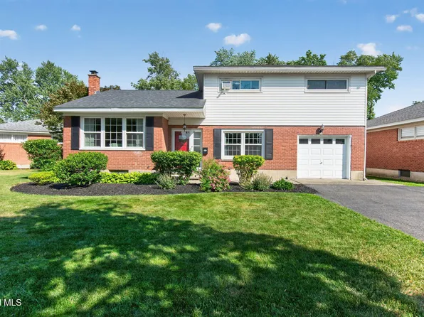 19 Gingerbread Lane, Albany, NY 12208