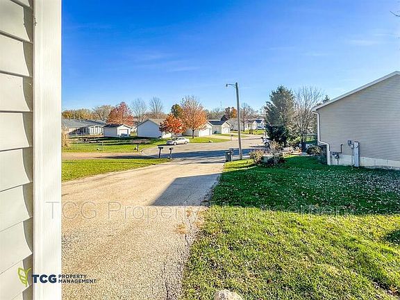 3rd image of 2127 Fox Hill Ln