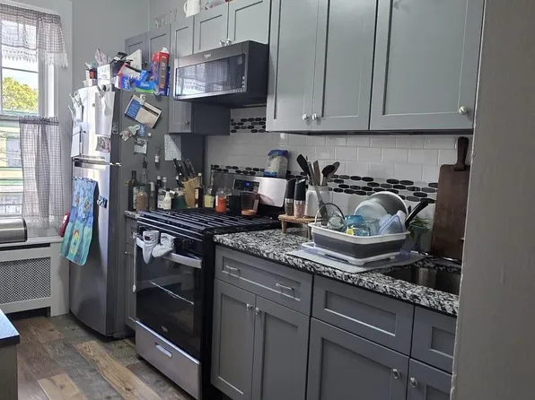 1715 Palisade Avenue image 3 of 7