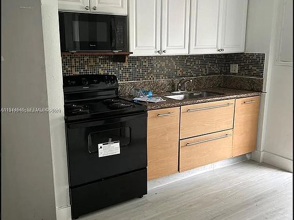 3rd image of 2215 NW 33rd St