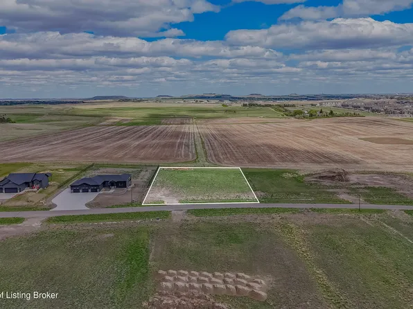 4284 Acres Dr, Dickinson, ND 58601