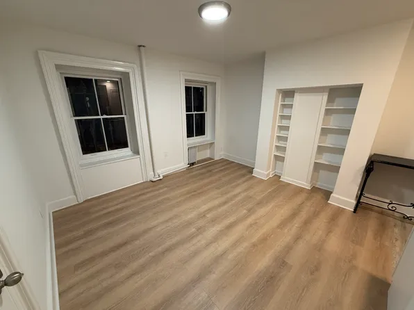 34 Beekman Place image 1 of 8