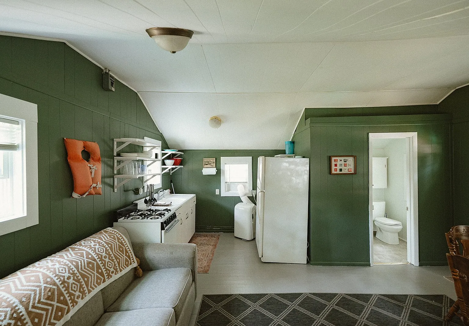 2 bed, $1,200 — Photo 2