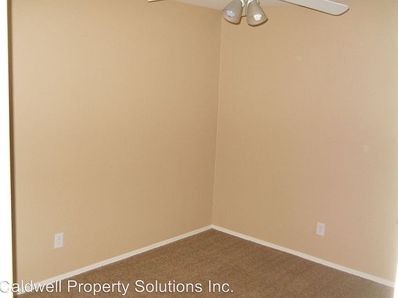4th image of 2228 E Arabian Dr