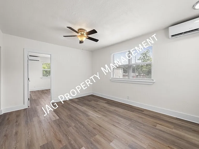 1074 Day Ave — Photo 6