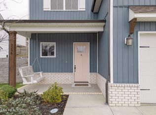 3236 Great Plains Ln, Knoxville, TN 37931
