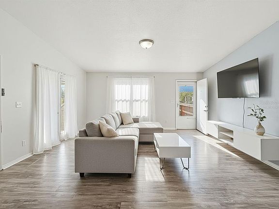 4th image of 38932 CENTRAL AVENUE