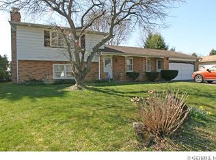 160 Sandoris Cir, Rochester, NY 14622