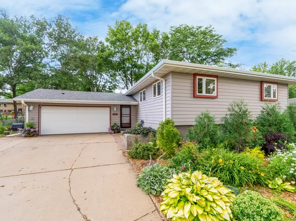 2317 S Bahnson Ave, Sioux Falls, SD 57103