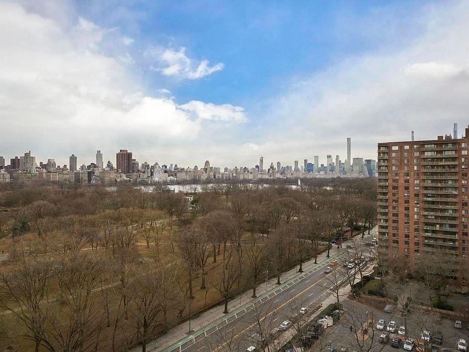 1st image of 400 Park Ave S #17Y
