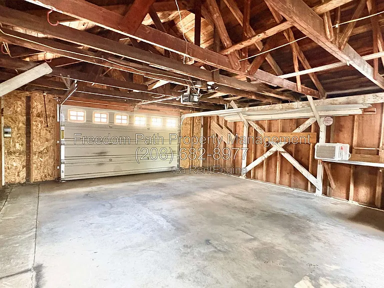 912 N C St — Photo 17