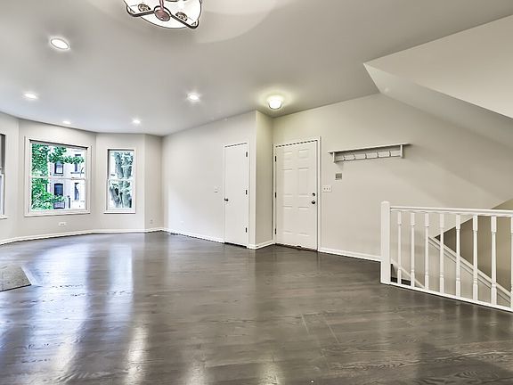 5th image of 3230 N Seminary Ave #1
