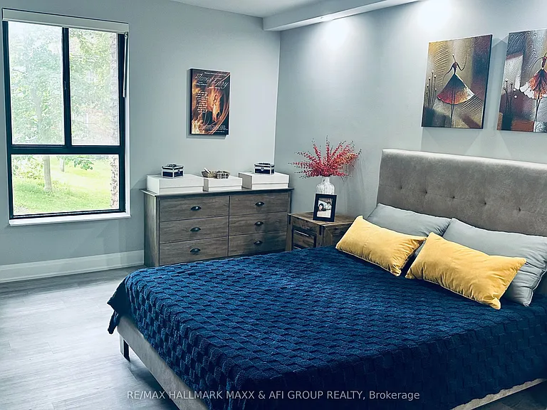 15390 Yonge St #201 — Photo 22