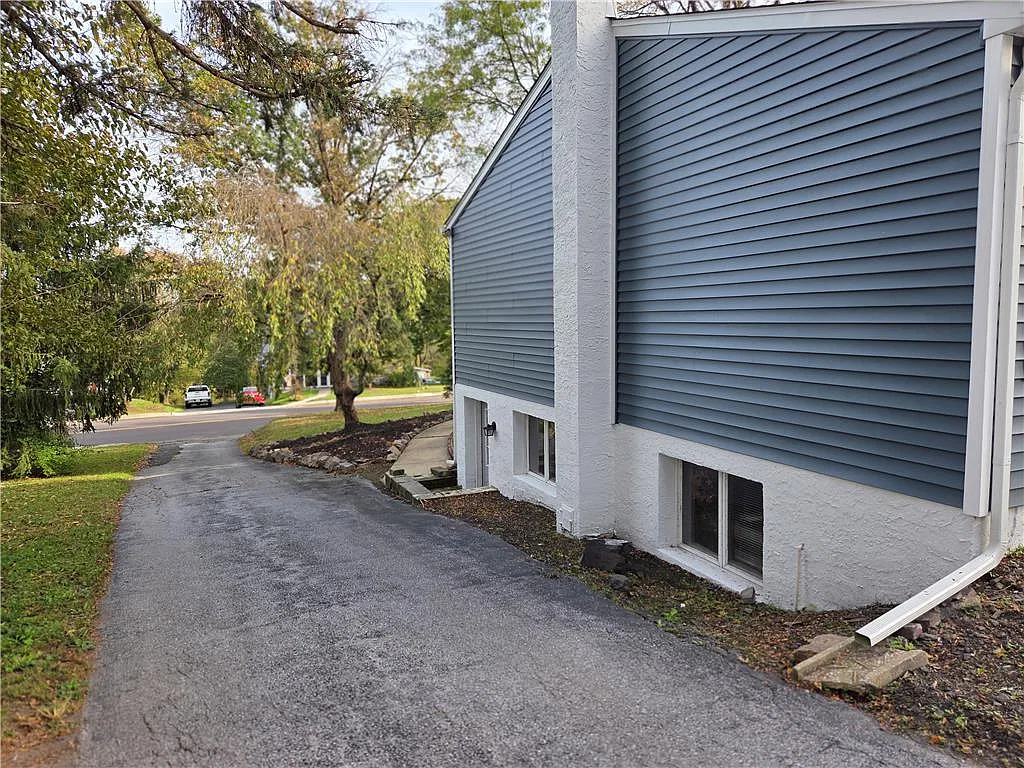3 bed, 2.0 bath, 1550 sqft, $2,950 — Photo 4