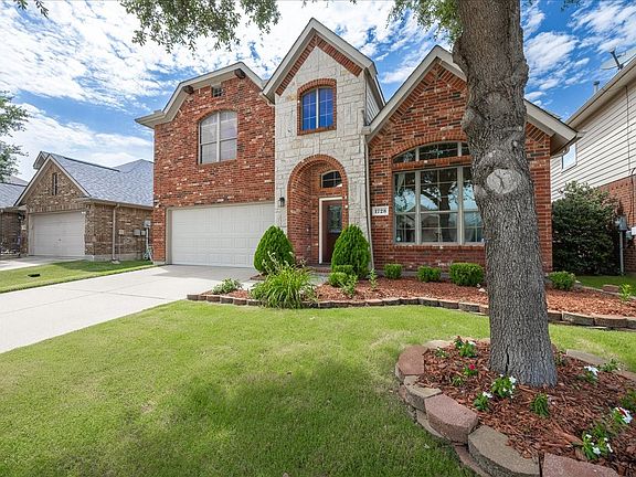 3rd image of 1728 Lake Way Dr