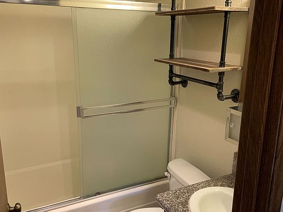 4th image of 101 N 7th St #5996911