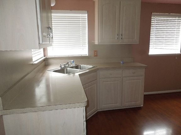5th image of 11720 W Parkway St