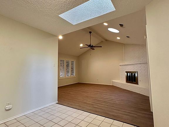 4th image of 106 N Troy Ave