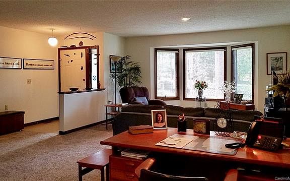 3rd image of 2720 Miller Ln