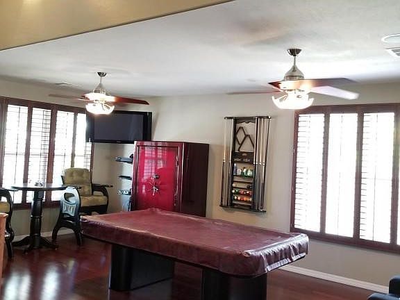 Living room/game room