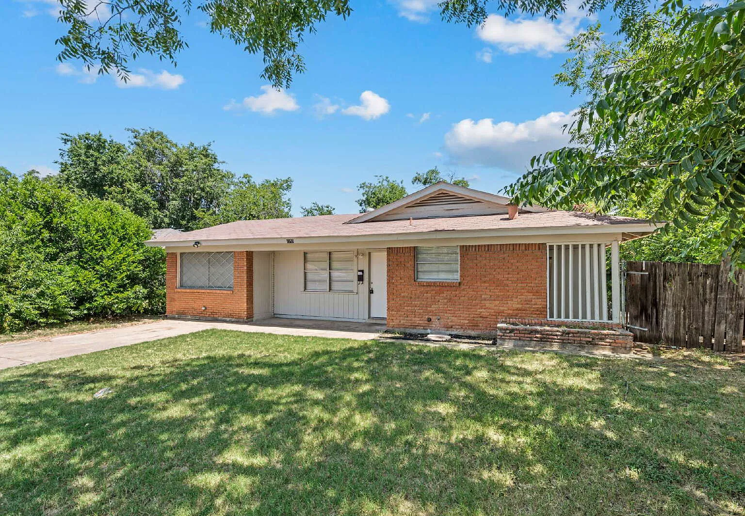 4 bed, 1.5 bath, 1615 sqft, $1,850 — Photo 3