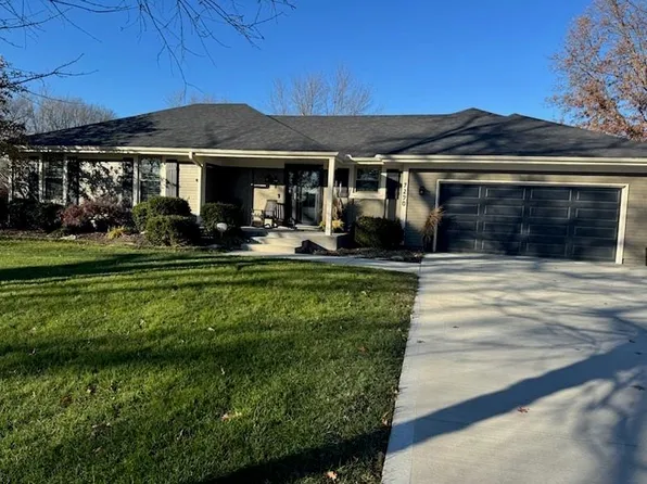 7290 W 197th Ter, Stilwell, KS 66085