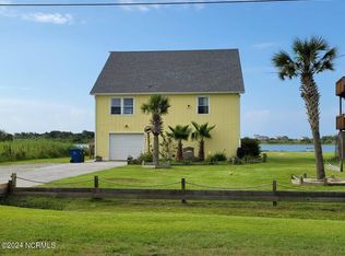317 Waterway Dr, Sneads Ferry, NC 28460