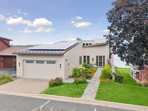 224 W Lake St, Waconia, MN 55387