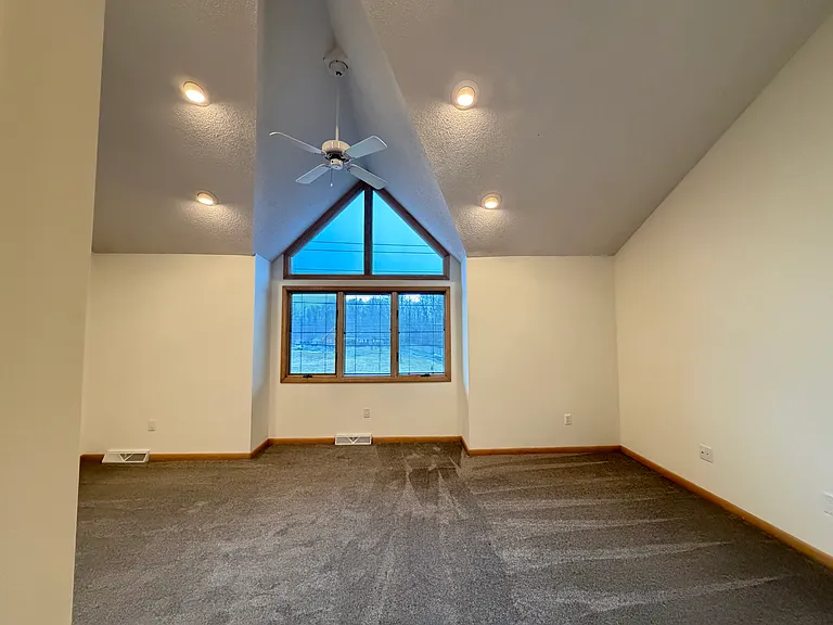 4553 Abbott Rd — Photo 16