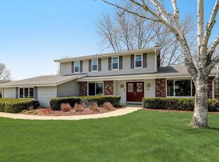 W164N8175 Lavergne Ave, Menomonee Falls, WI 53051