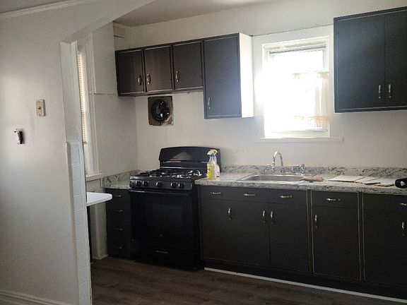 4th image of 4121 Barnes Ave #2