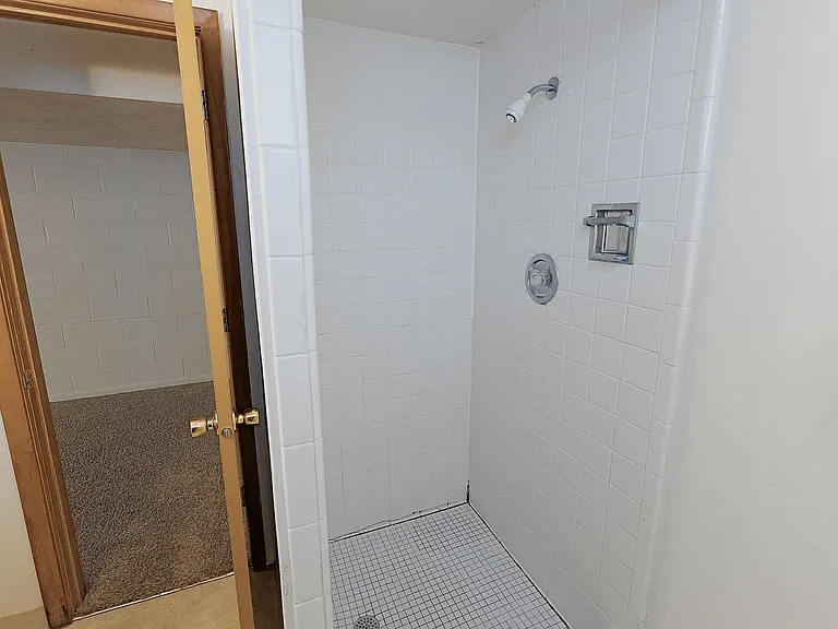 1731 E St #11 — Photo 15