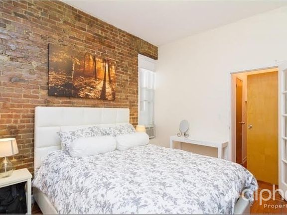 3rd image of 211 E 14th St APT 16